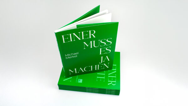 Klebegebundene Klappenbroschüre